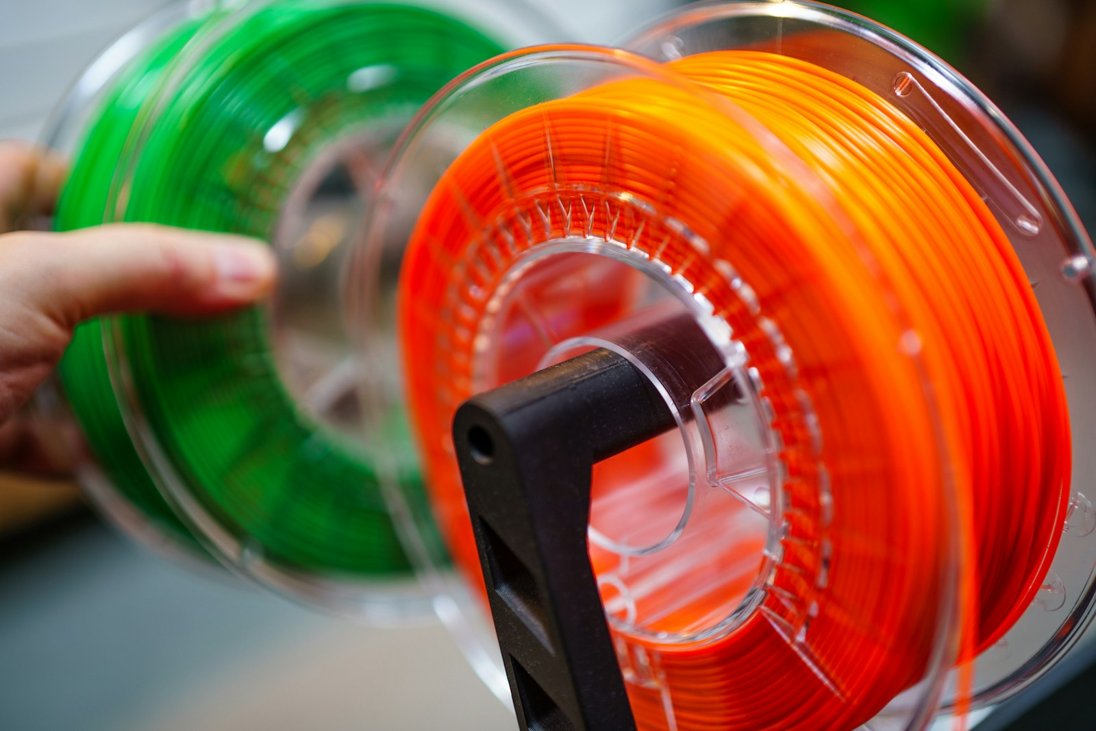 How to organize 3D printer filament — a system that tracks weight, settings, and drybox status