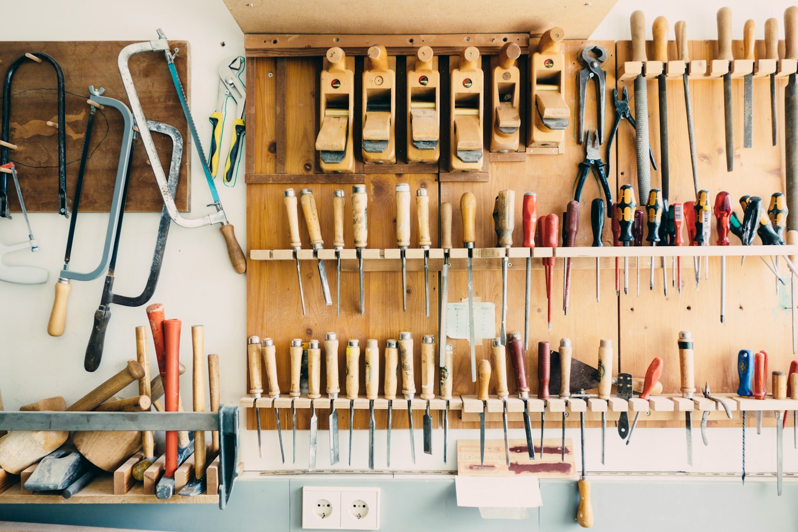 How to organize a garage: a practical 7-step system that lasts